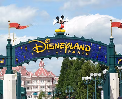 disneyland-paris-2272907_1280.jpg